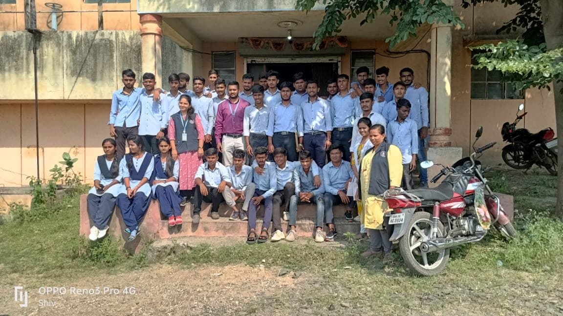 Students and faculty group photo during a site visit